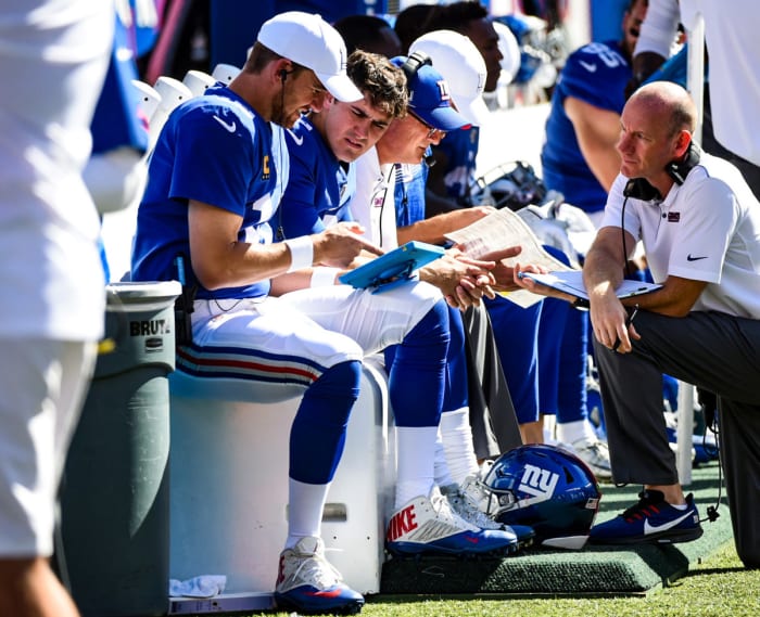 Eli Manning mentors Daniel Jones